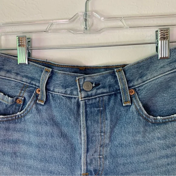 Levi’s Button Fly Distressed Cutoff Shorts W 25